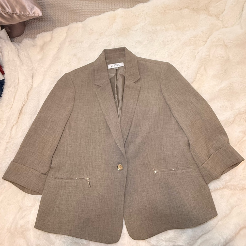 Kasper Beige Blazer with Gold Button